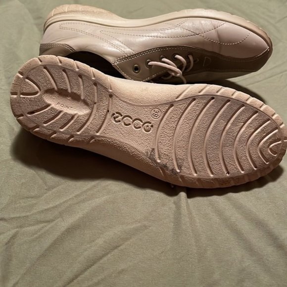 Ecco Leather Walking Shoe in Cream and Tan - Picture 12 of 12